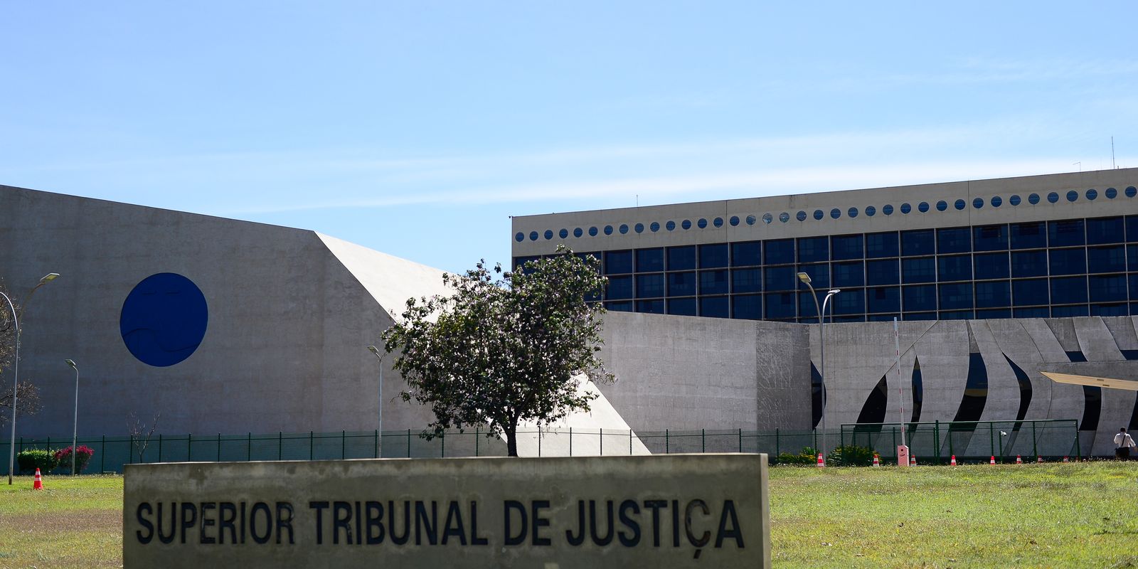 STJ: doação do bem de família ao filho não é fraude à execução fiscal