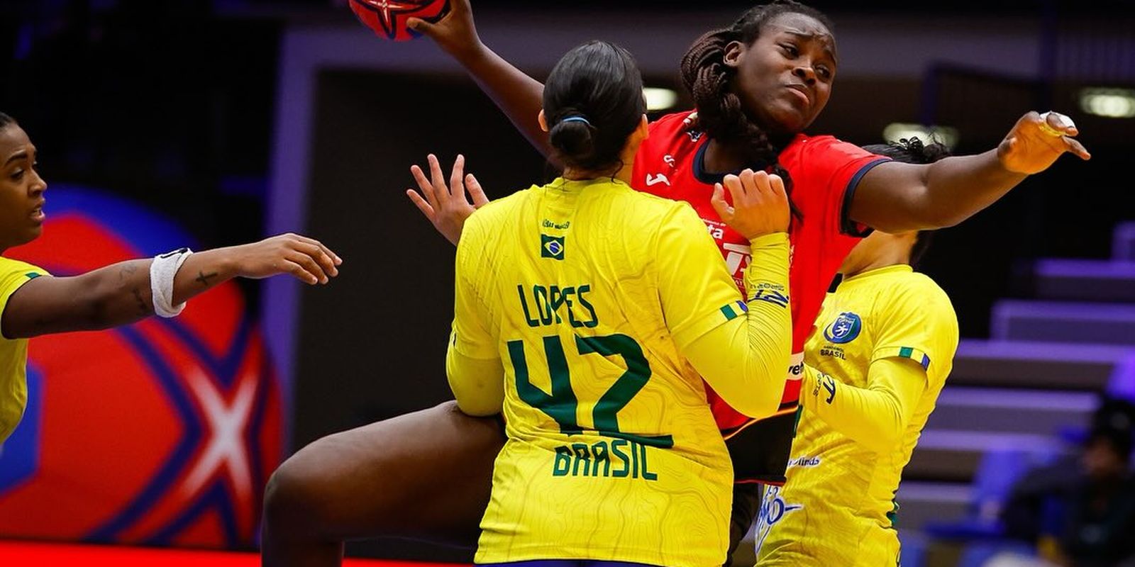 Brasil sofre primeira derrota no Mundial de Handebol feminino