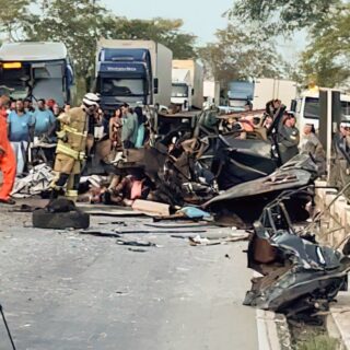 Acidente entre ônibus e caminhonete deixou ao menos 8 mortos em Minas