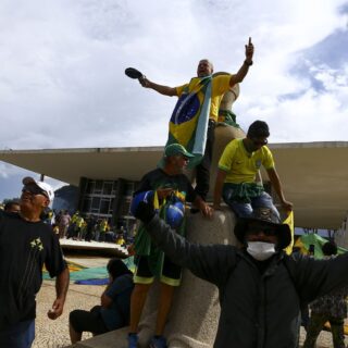 Um ano após tentativa de golpe, STF mantém 66 presos