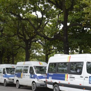 Rio inclui vans no serviço de transporte gratuito para eleições 2024