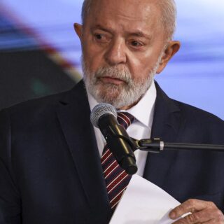 Lula cancela ida ao Brics na Rússia após sofrer acidente doméstico