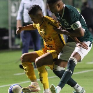 Goiás derrota Amazonas e continua vivo na luta pelo acesso