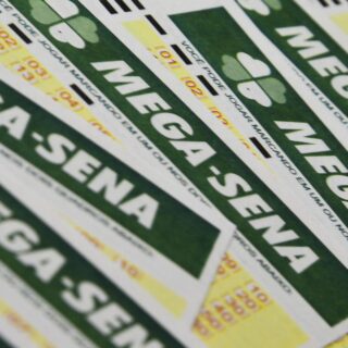 Mega-Sena acumula e pagará R$ 95 milhões dia 29