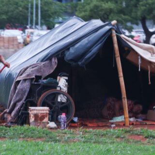 Finados: “saudade é pior que pobreza”, diz idosa em situação de rua