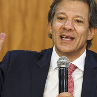 Haddad cancela viagem à Europa