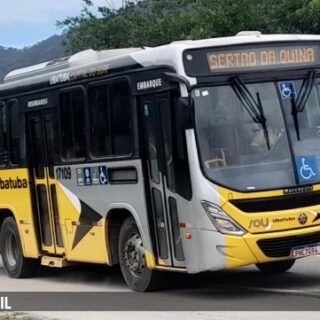 Dois ônibus do transporte público de Ubatuba foram apreendidos pela fiscalização municipal