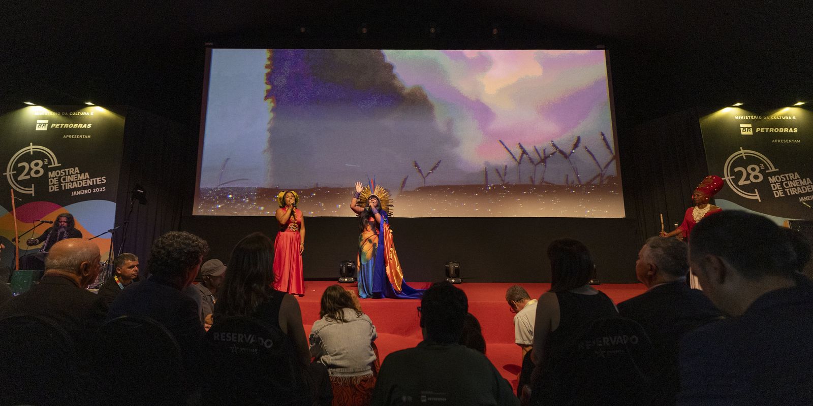 Abertura da Mostra de Tiradentes põe em pauta regulação de