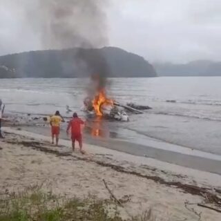 Avião de pequeno porte sofre acidente no aeroporto de Ubatuba