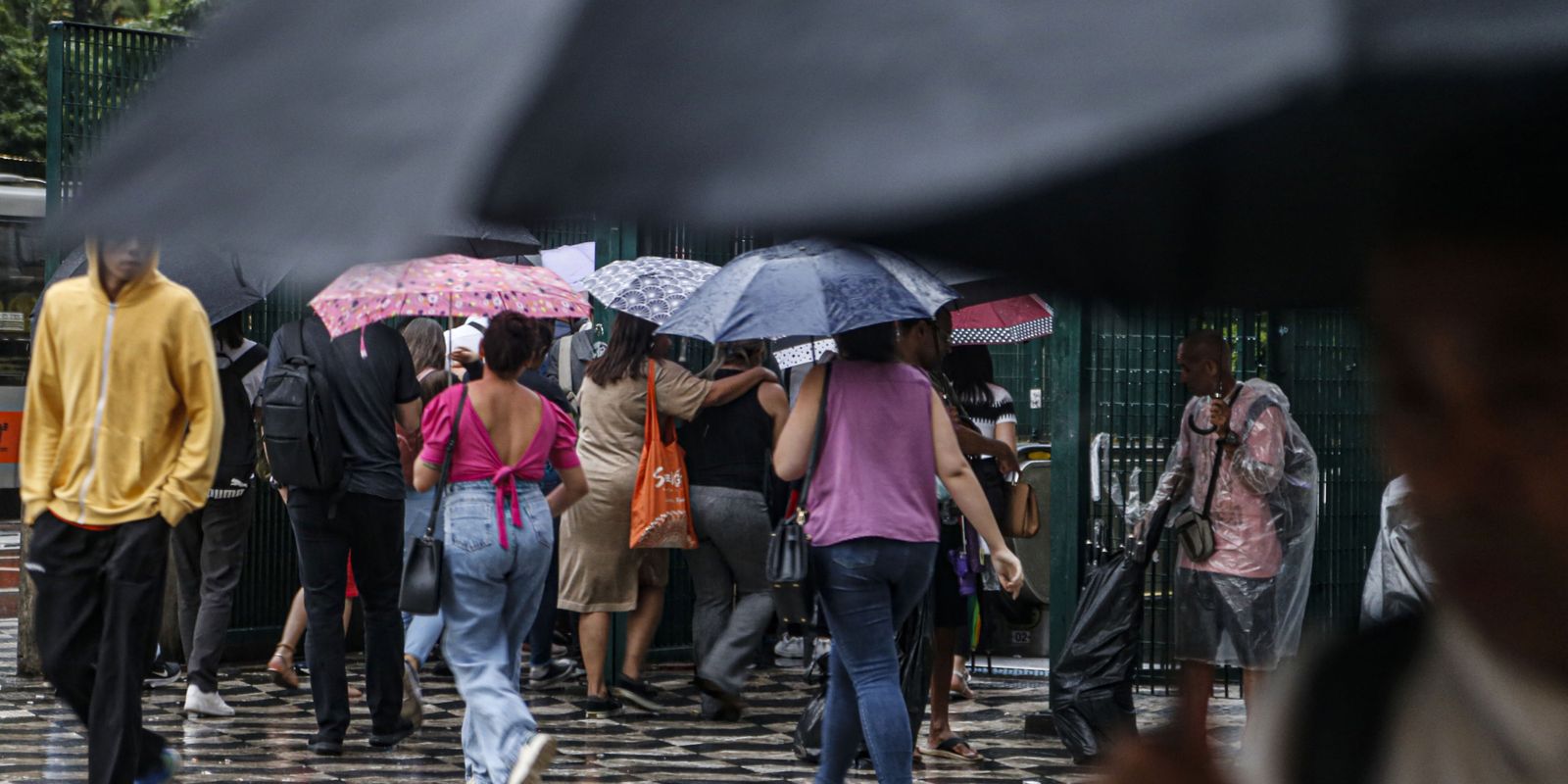 Após chuvas, 400 pessoas ficam desalojadas em Carapicuíba