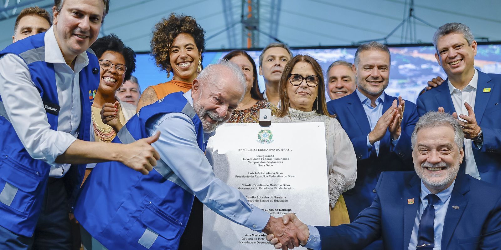 Lula inaugura prédios da UFF e anuncia edital para cursinhos