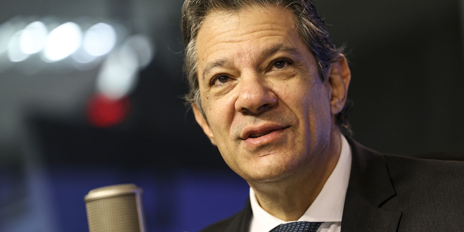 Haddad reúne-se com secretário do Tesouro de Trump em meio